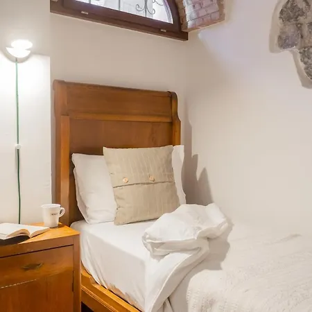 Emily's House - Authentic By Rent Lejlighed Torno
