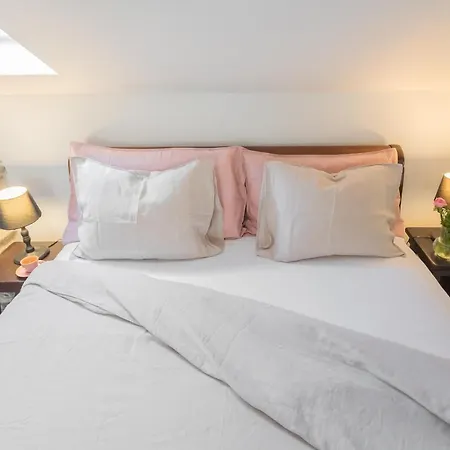 Apartman Emily's House - Authentic By Rent