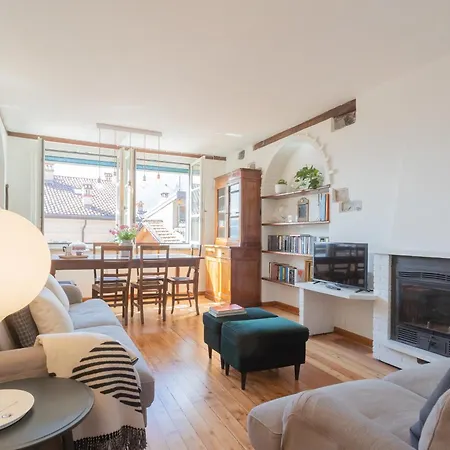 Emily's House - Authentic By Rent Apartamento Torno