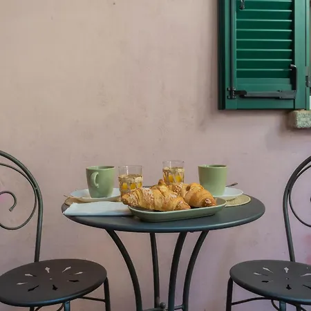 Emily's House - Authentic By Rent