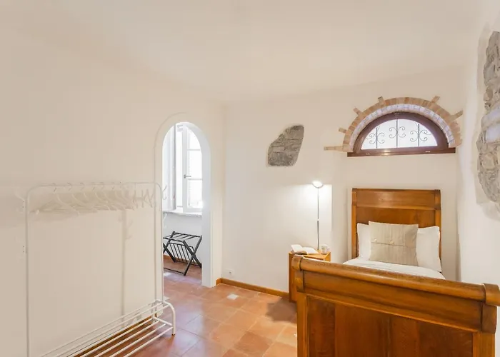 Emily's House - Authentic By Rent