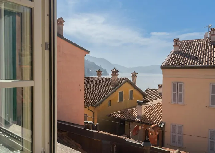 Emily's House - Authentic By Rent Apartament Torno