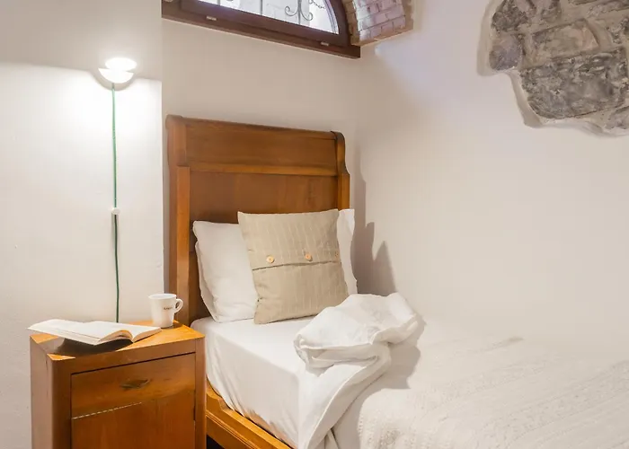 Emily's House - Authentic By Rent Apartament Torno